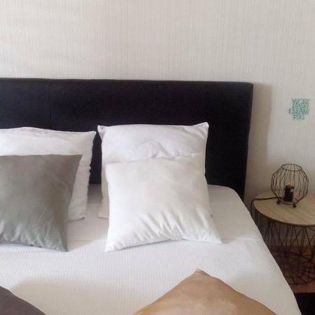 Les Cocons De Stephanie Vue Sur Lac D'Allier Vichy Ngoại thất bức ảnh